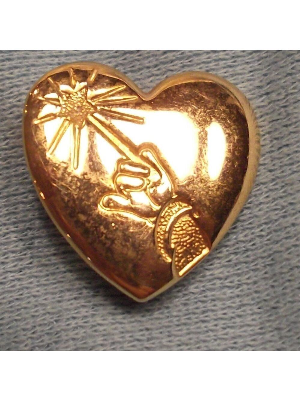 Mickey Hand Wand Disney Gold Tone Heart Vintage Lapel Pin